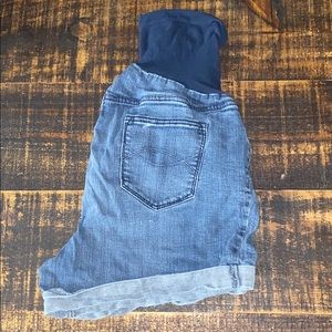 Maternity shorts
